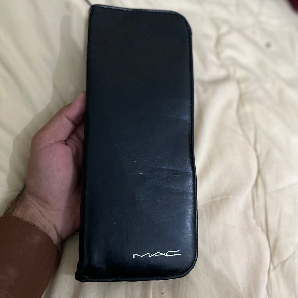 Mac Makeup Brush Set In A Black Travel Case Perfect Choice For Daily Makeup And Travel Needs