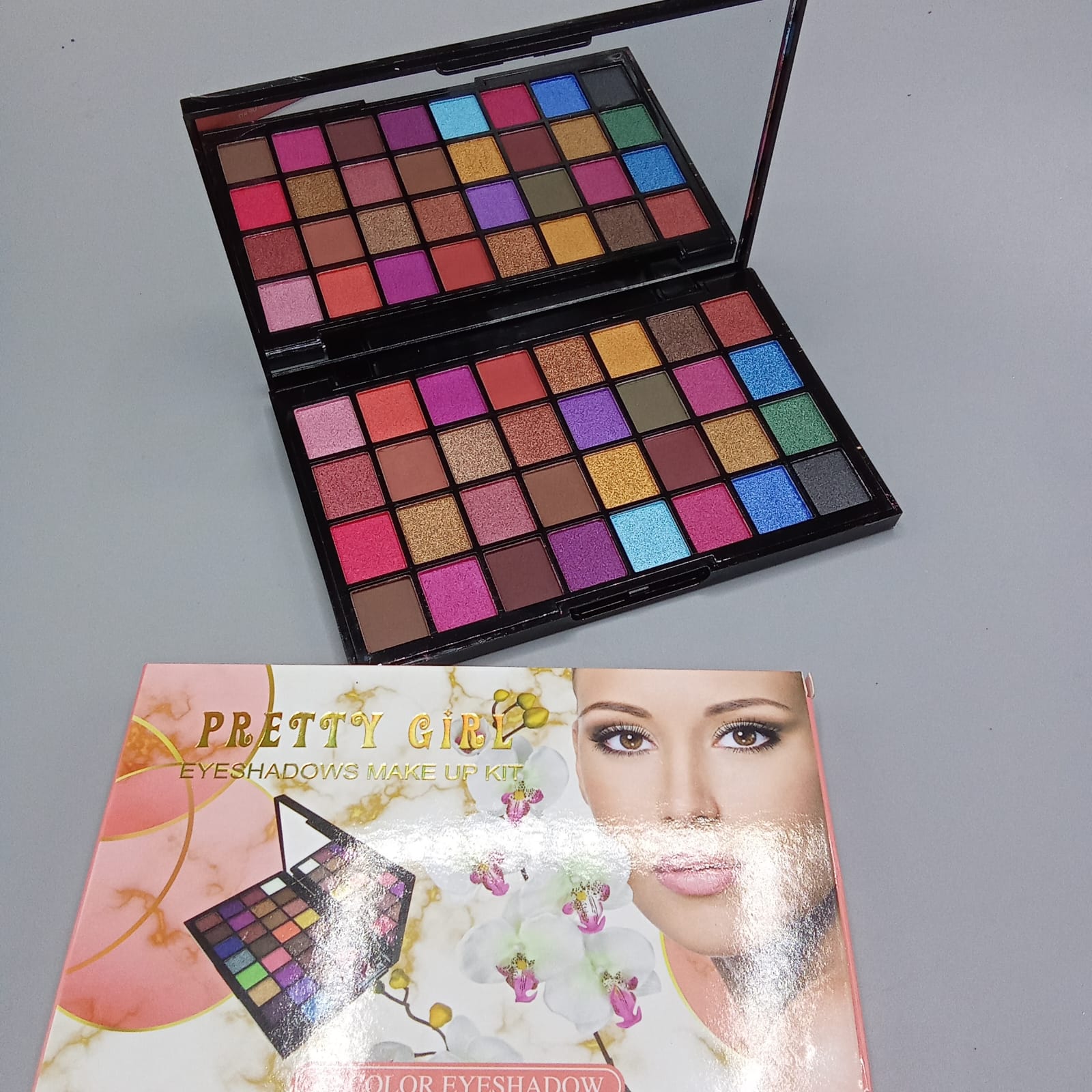 PhantomSky 32 Colors Eyeshadow Palette High Pigment Palette Matte Shimmer Easy to Blend, Ideal for Creating Daily, Festival Makeup, with Double-Ended Applicator, Small, Easy to Carry and Touch-Up