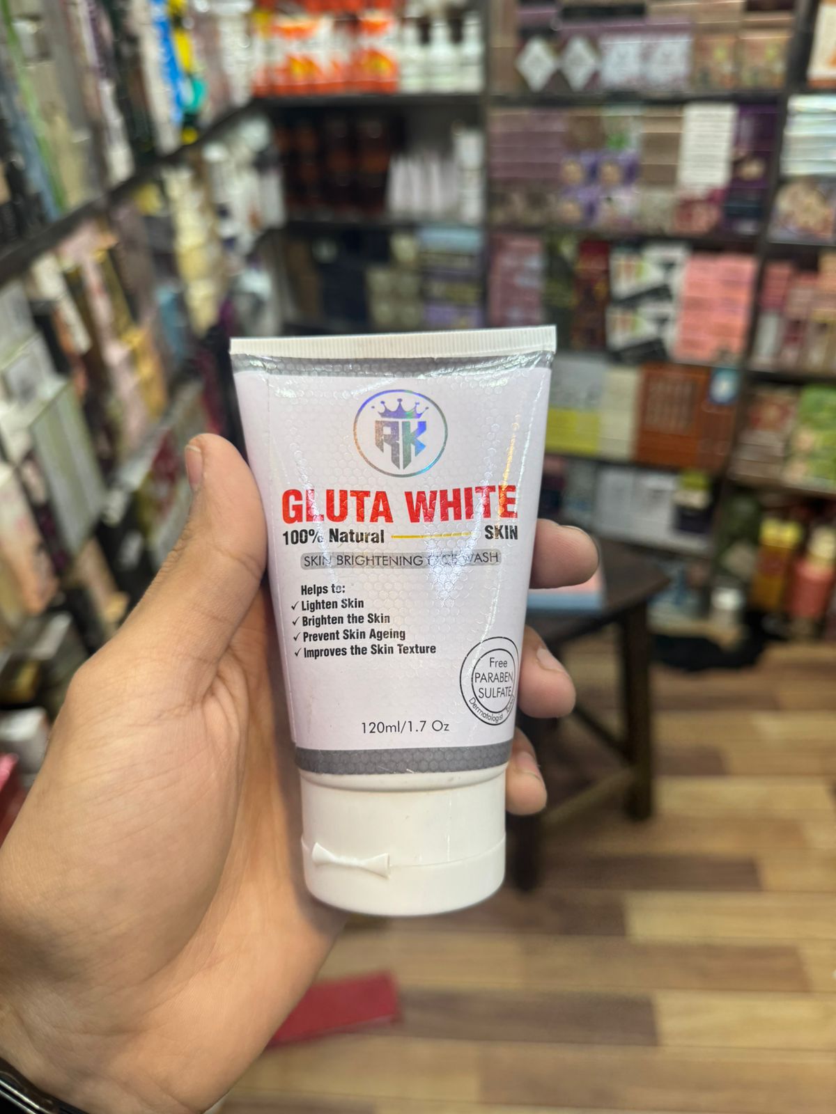 Gluta White Skin Brightening Face Wash 120ml – 100% Natural Formula For Clear, Radiant & Smooth Skin