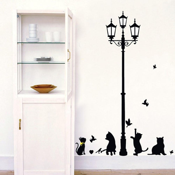 Wallpark Carino Gatto Giocando con Uccelli sotto Nero Strada Lampada Removibile Adesivi Murali Adesivi da Parete, Soggiorno Camera da Letto Casa DIY Arte Decorativo Adesivo Murale