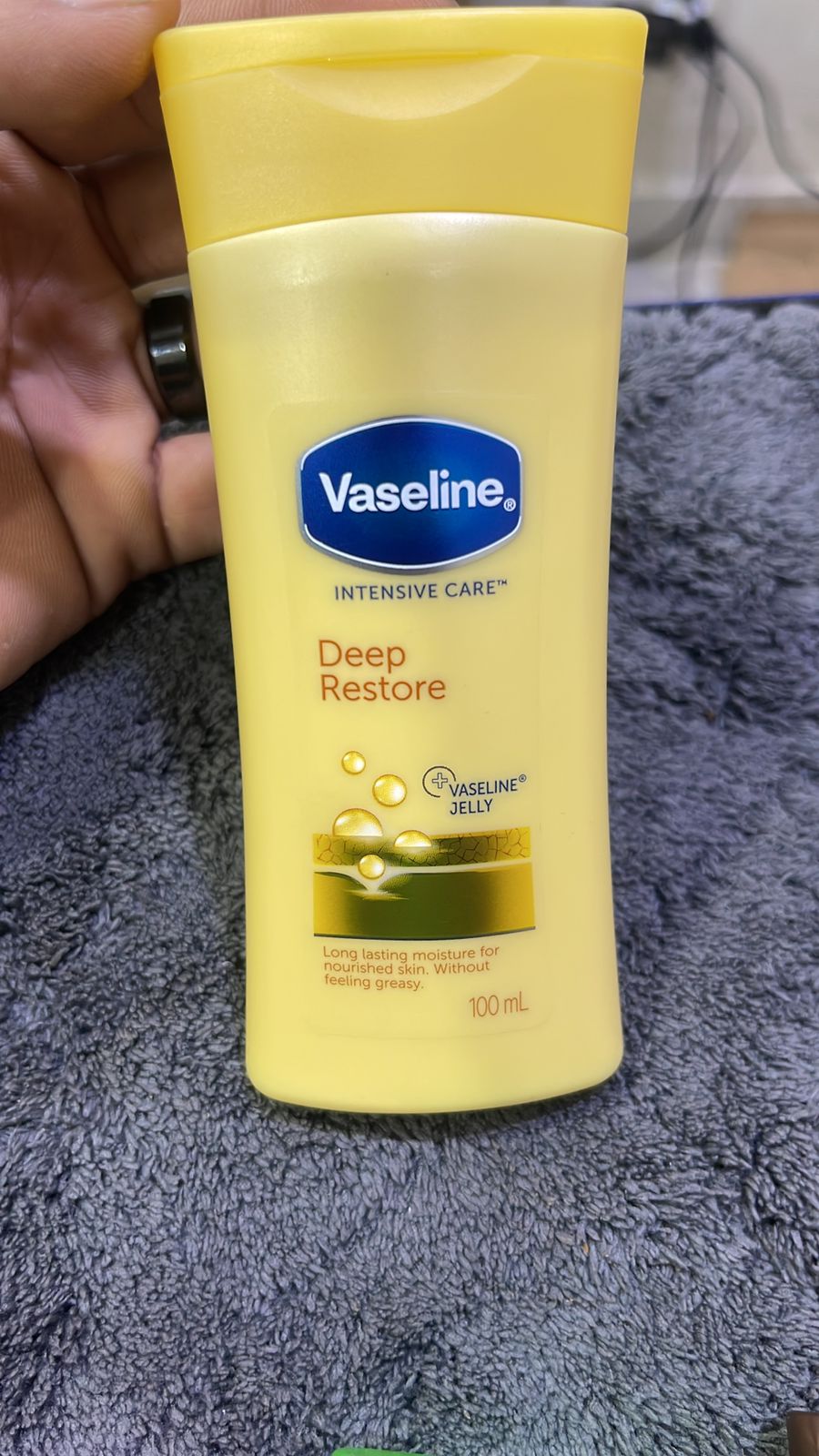 Original Vaseline Deep Restore Jelly Lotion for long-lasting hydration and deeply nourished skin - 100ML
