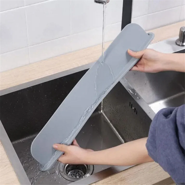 Silicon Sink Splash Guard With Suction Cups / 14Inch Strong Suction Kitchen Sink Water Splash Guard