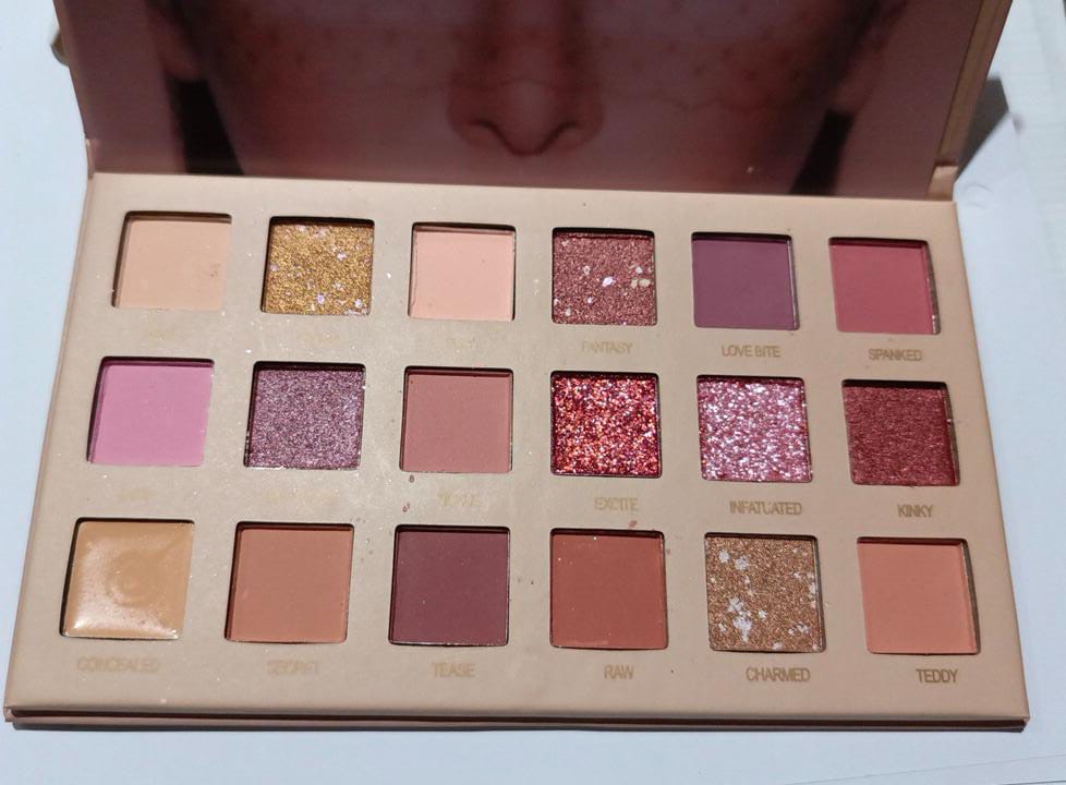 18 Shade- Matte Waterproof NUDE Eyeshadow Palette