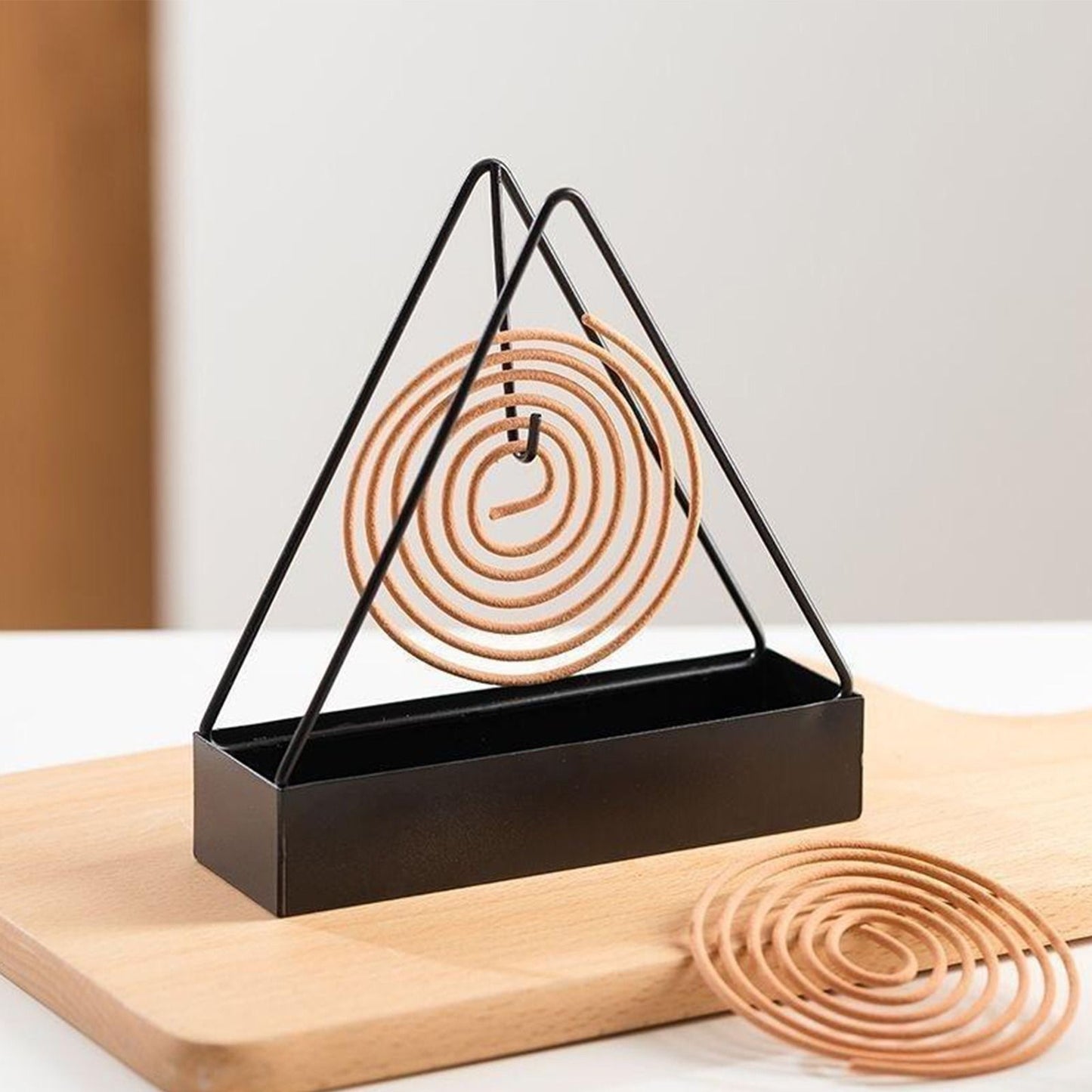 Triangular Mosquito Coil Holder, Spiral Mosquito Coil Holder Insect Repellent Incense Rack (random color)
