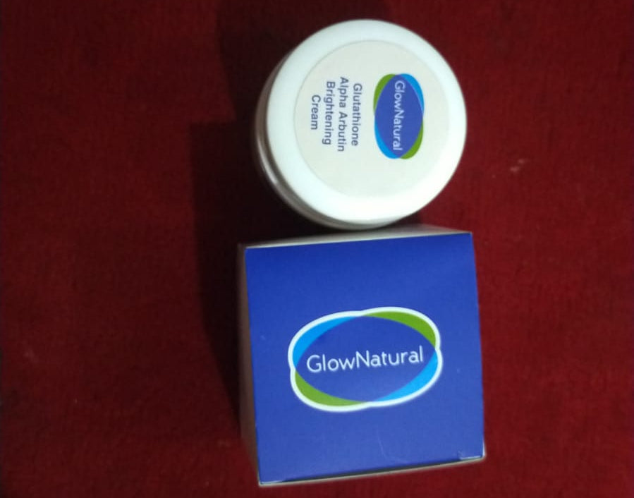 glow natural Glutathione Alpha Arbutin Skin Brightening Cream (50g)