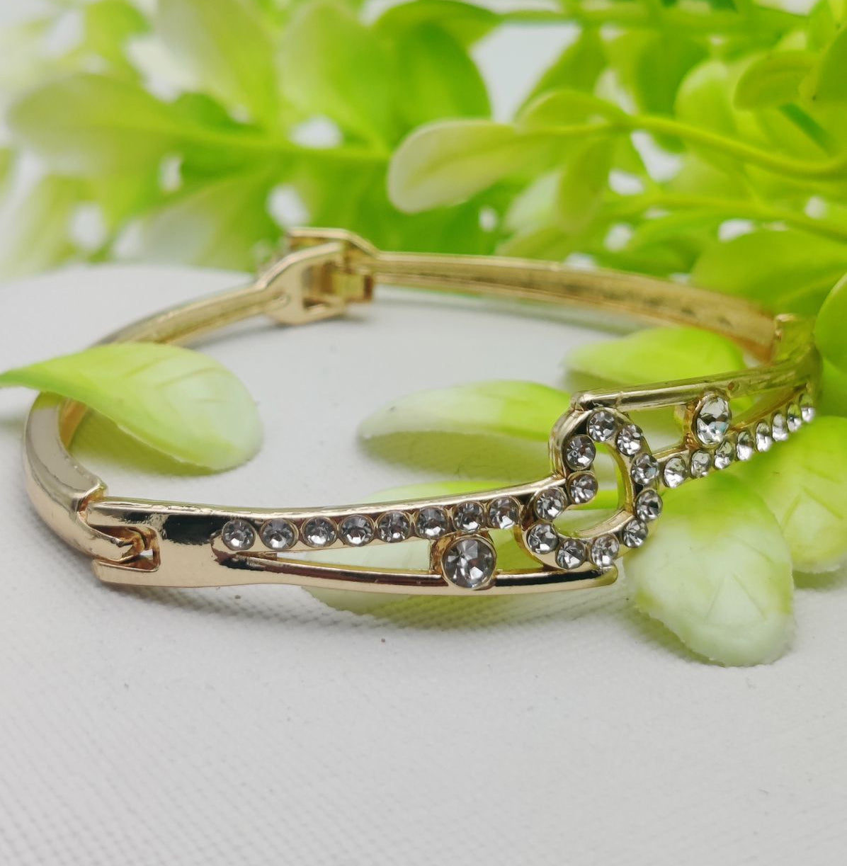 Imported Adjustable Heart-Link Crystal Bracelet – Elegant Sparkle Redefined | Best Quality Artificial Bracelet For Girls &amp; Women | Bracelet For Every Occasion | Elegant Design