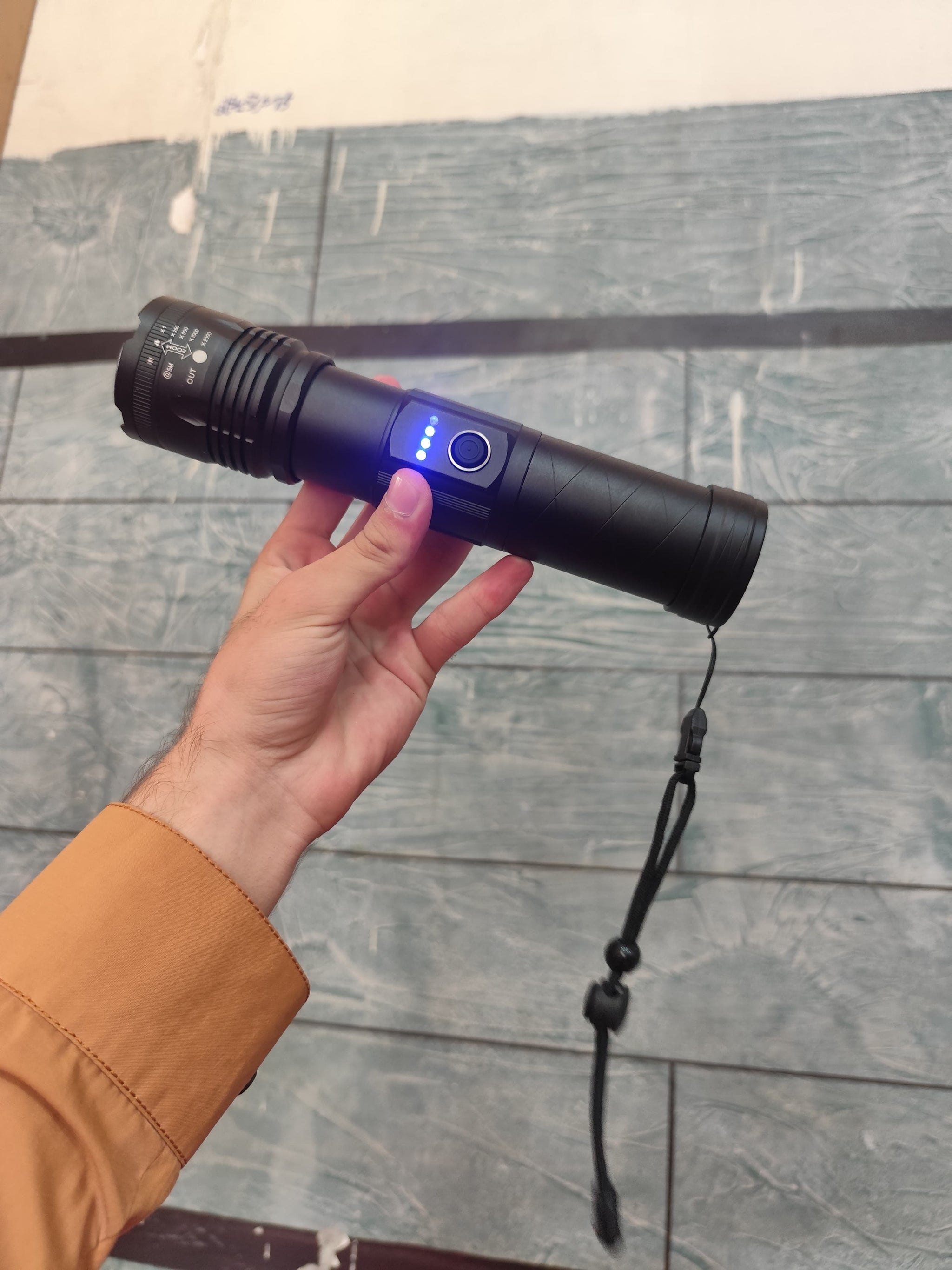 Tactical LED Flashlight Kit SP-38-1 – Rechargeable High Power Torch with 3x18650 Batteries &amp; Portable Hard Case