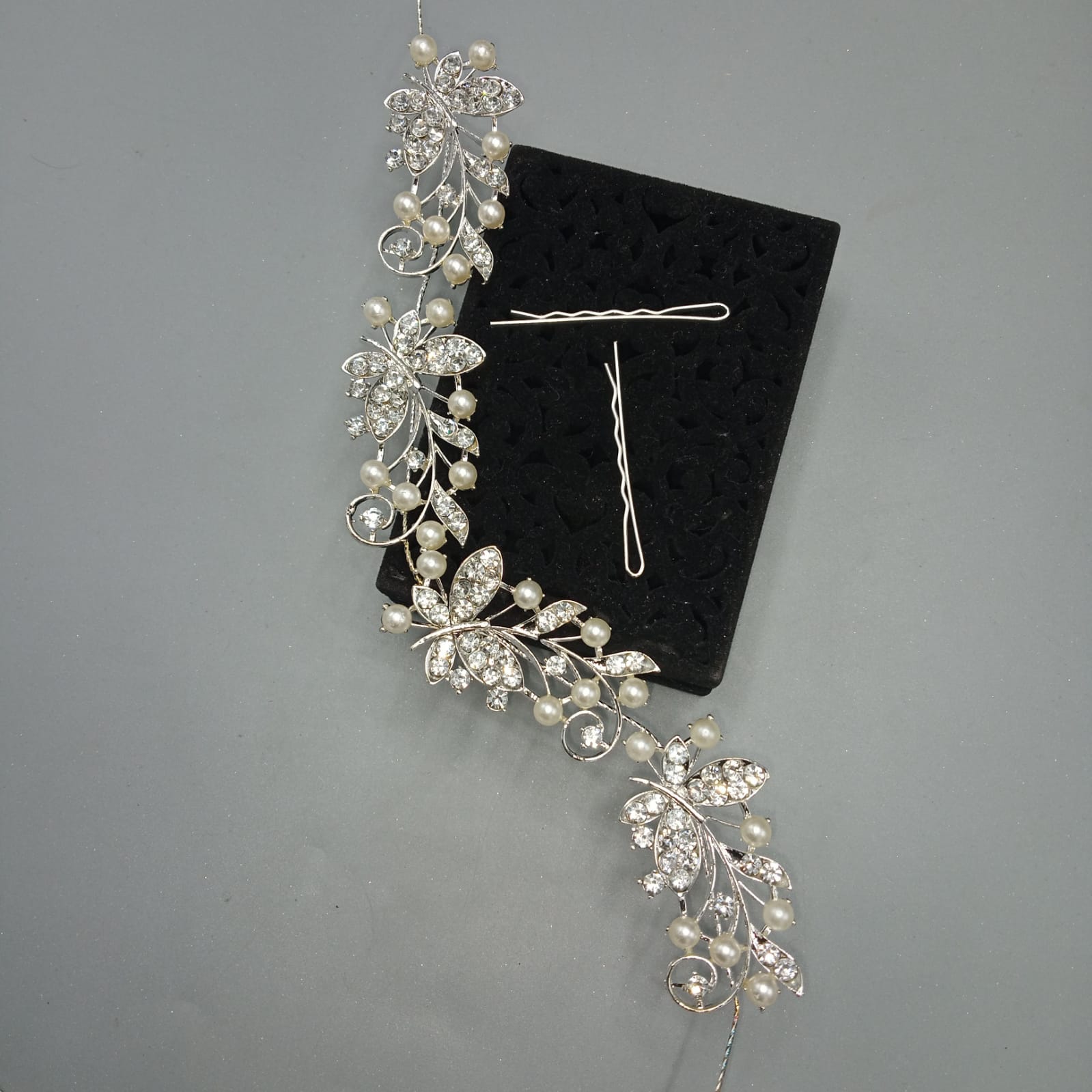 Dekmy Hair fancy broach, Bridal Hair Pins, Hair Pins Artificial Flowers, Alloy Crystal hair band, Silver (Pack of 1) Hair Band