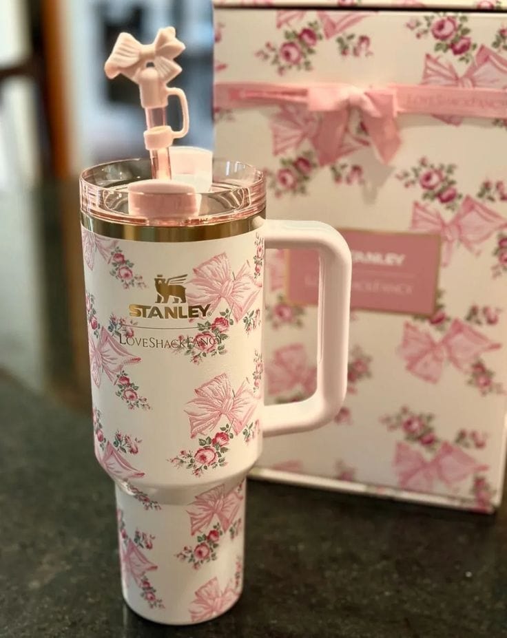 Stanley x LoveShackFancy Limited Edition 40oz Quencher H2.0 FlowState Tumbler – Floral Collaboration Collection ( RANDOM COLOUR )