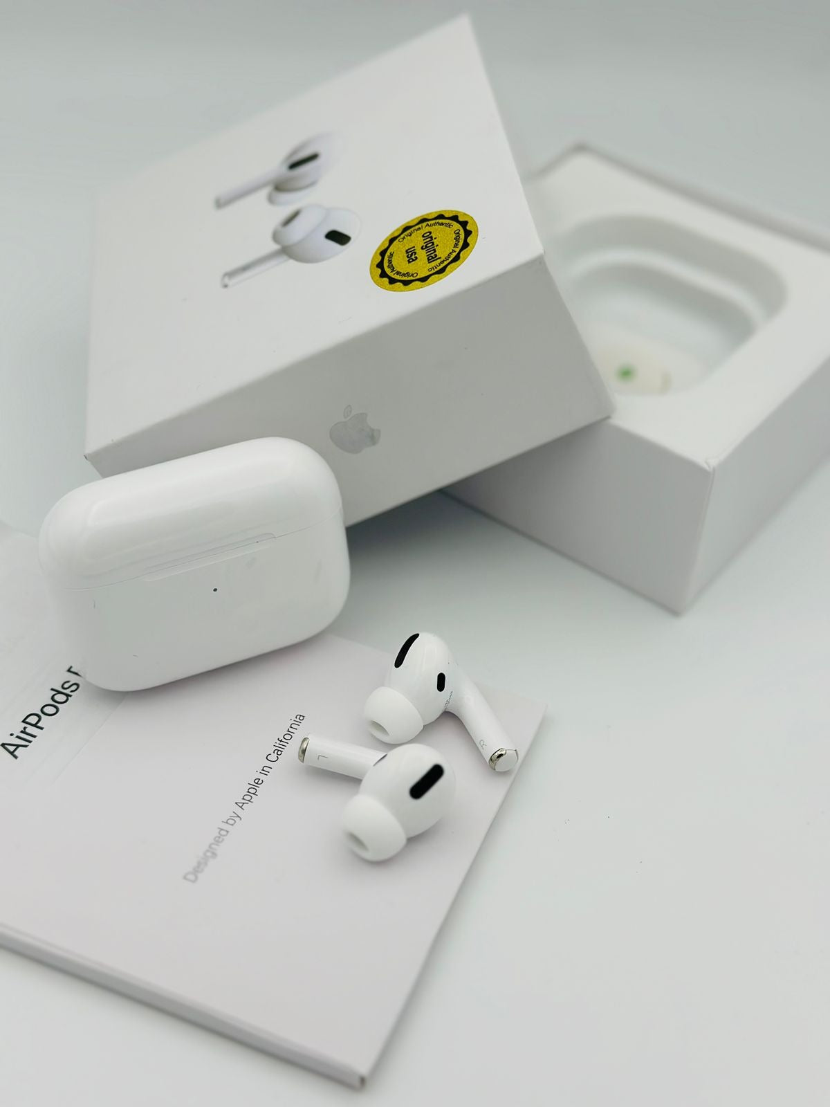 Apple AirPods Pro (2nd Gen) with MagSafe Charging Case – Enhanced Noise Cancellation & USB-C/MagSafe