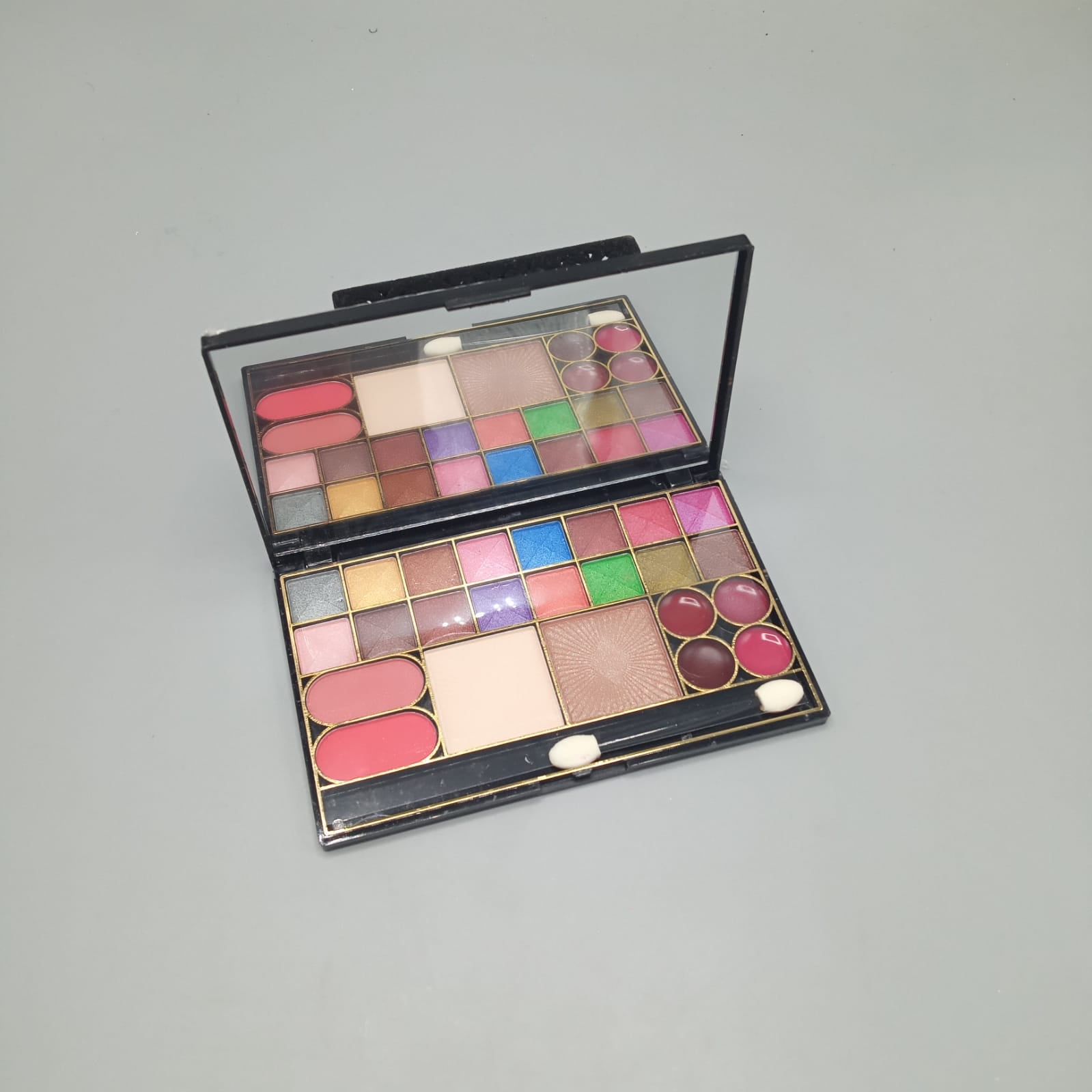roseleaf 20 COLOUR EYESHADOW
