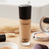 MAC Studio Fix Fluid SPF 15 Foundation – Shade NC20 | 24-Hour Wear, Oil-Free, Natural Matte Finish, Medium-to-Full Coverage, 30ml