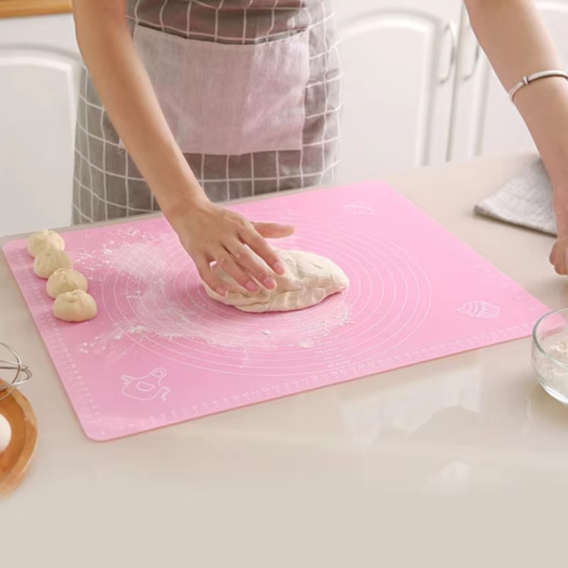 Silicone Non-Stick Rolling Mat 40x50cm – Non-Slip Pastry Mat for Dough, Cakes &amp; Baking (Random Color)