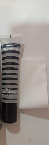 MAC Matchmaster SPF 15 Foundation – Shade NC20 (or NC15) | Demi?Matte, Shade?Adaptive, Medium?Buildable Coverage (50?ml)