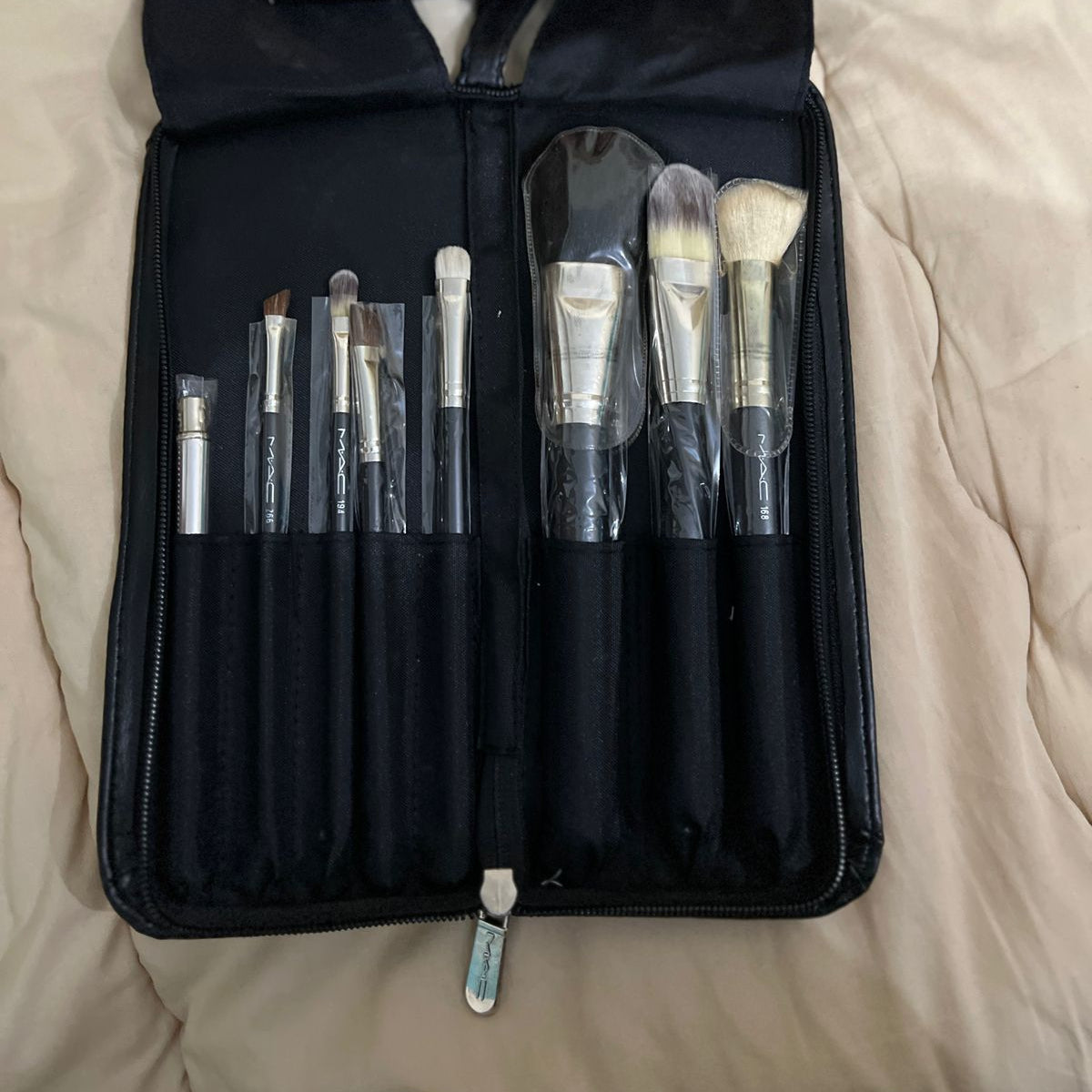 Mac Makeup Brush Set In A Black Travel Case Perfect Choice For Daily Makeup And Travel Needs