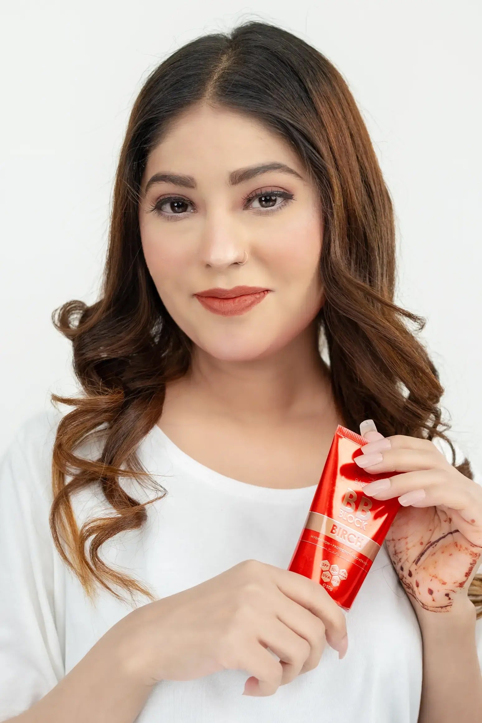 SL Basics BB Block 50g A revolutionary tinted sunscreen offering hydration, protection, and flawless coverage. Enriched with Vitamin E and Lotus Flower extract, it caters to all skin types