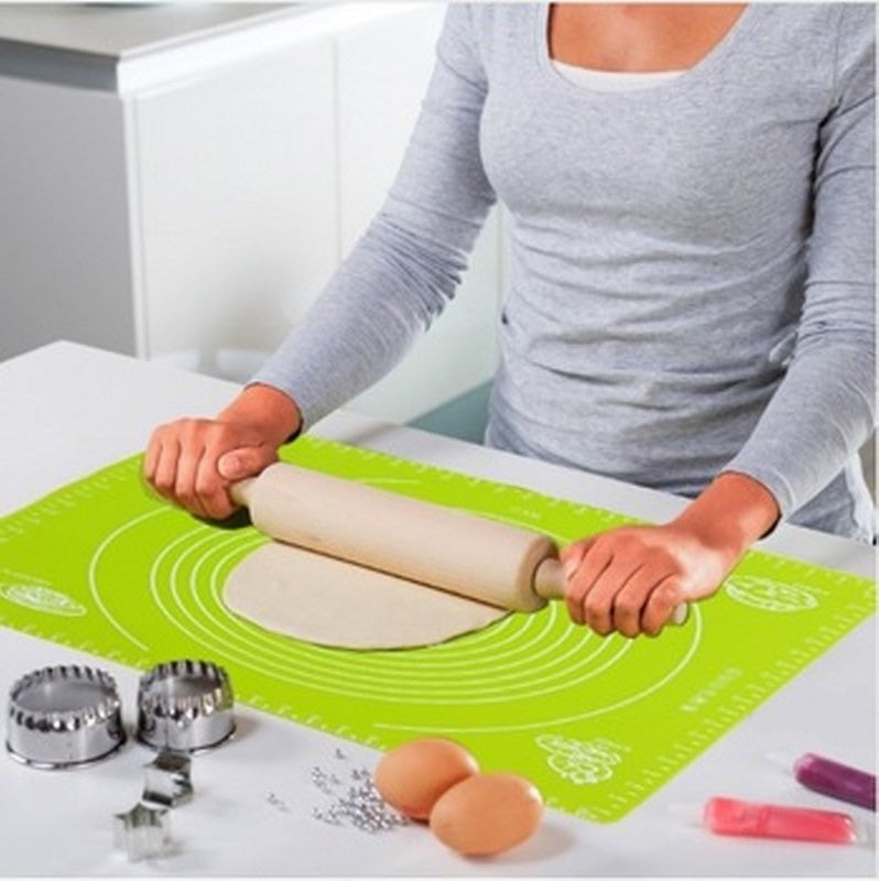 Silicone Pastry Mat – 14 Inch Round Non-Stick Baking Mat with Measurements – Food-Grade, Heat-Resistant, Reusable Rolling Surface for Dough, Pizza, Pie, and Fondant (Random Color)
