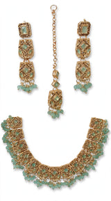 Heavy Champagne Crystal Bridal Set - Choker + Long 3-Step Earrings + Maang Tikka. Full champagne stones, crystal latkan beads, golden polish. Shadi / Barat / Walima ke liye royal dulhan look, box included.