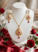 Heart Ruby Gold Plated Locket Set - Chain + Locket + Earrings. Turkish heart jaali design, beech me red ruby + white zircon, neeche ruby drop latkan. Light weight, daily / party wear