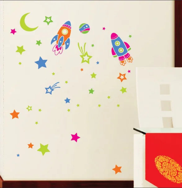 Really cute wall sticker with spaceships. size 50x70 dm570174