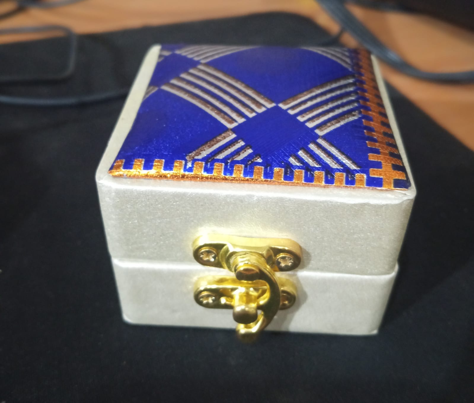 Empty Decorated GIFT BOX  bxfrmiu2a-1