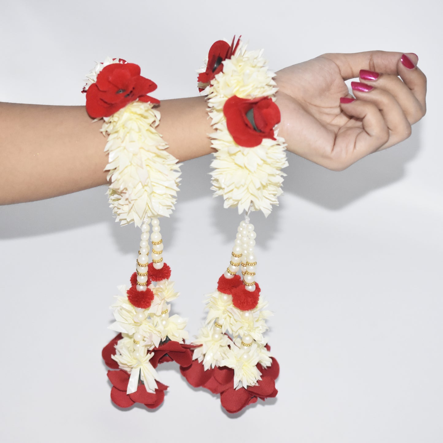 Artificial Gajra Flower kangan for Wedding Jewellery Reuseable White with Red Flower knfrwee3c-5