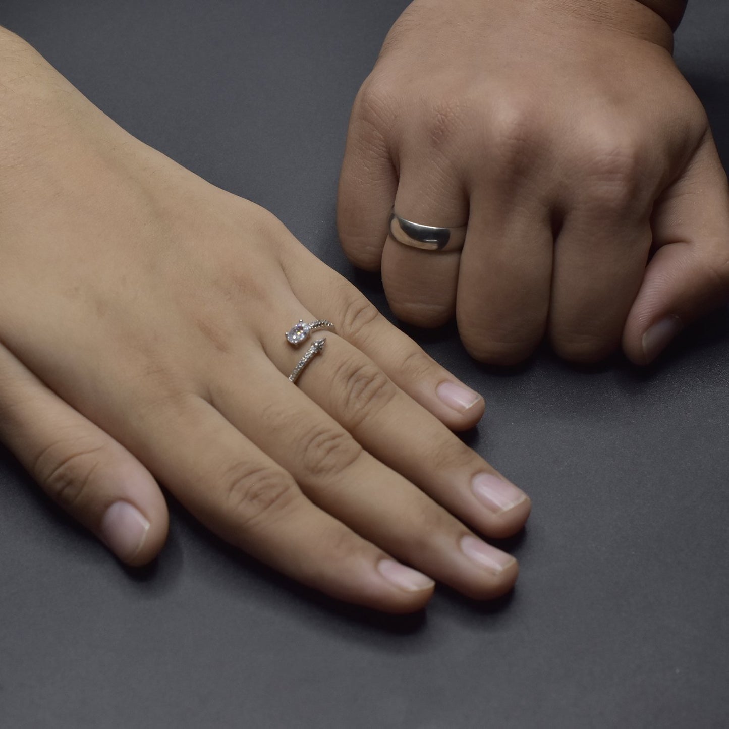 Silver new jewelry fashion woman man opening gift anniversary wedding engagement couple cubic zirconia ring