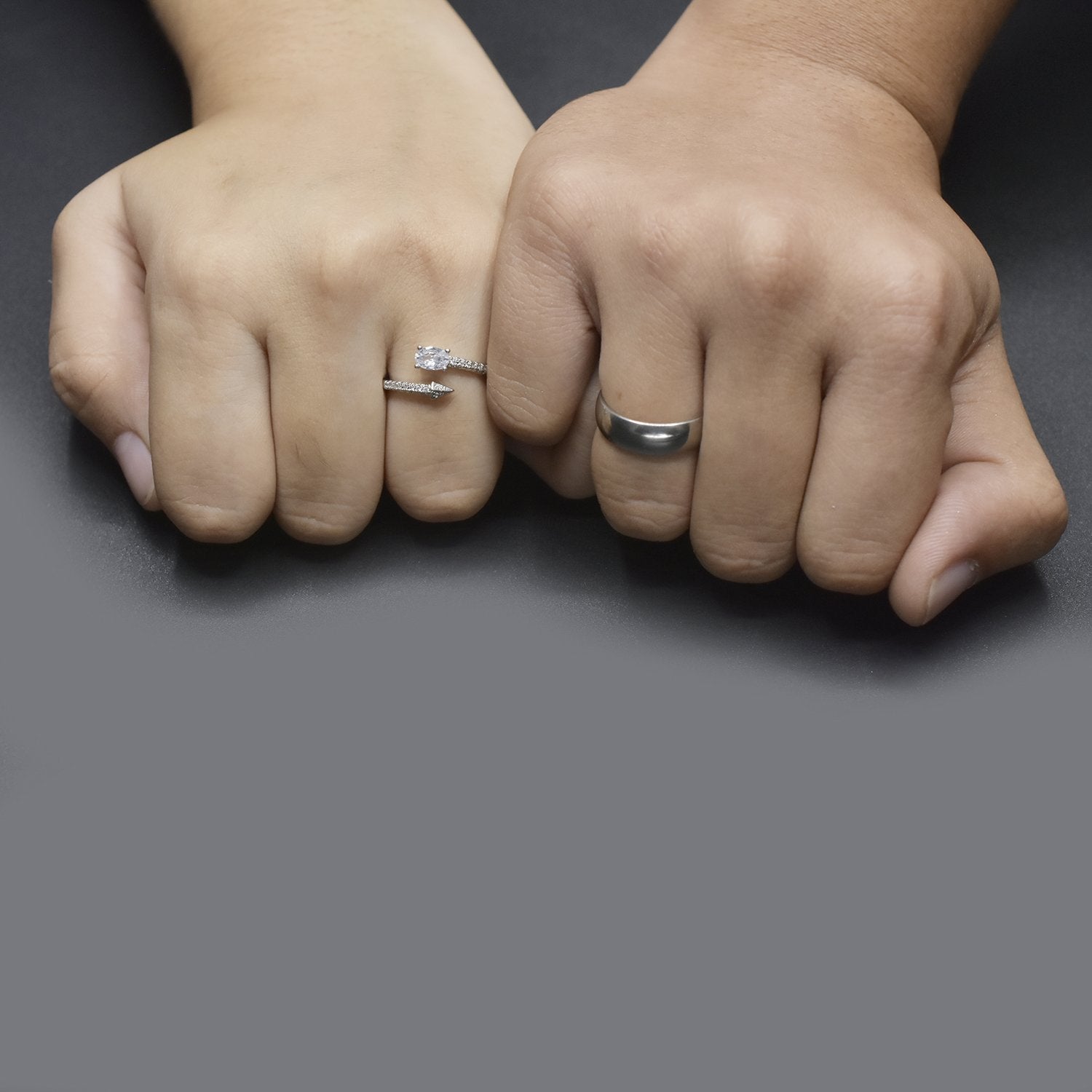 Silver new jewelry fashion woman man opening gift anniversary wedding engagement couple cubic zirconia ring