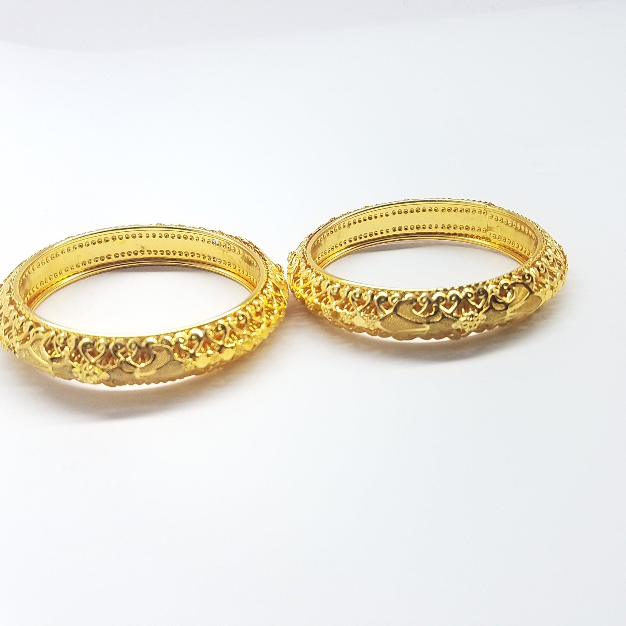 Pack of 2 GoLdeN Bangles bl24gde1a-8