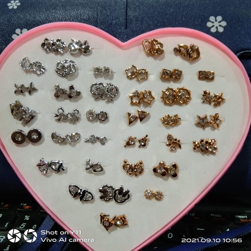 36 pairs Mixed Styles Rhinestone Flower Geometric Animal Crystal Plastic Small Stud Earrings Set For Women Girls Jewelry