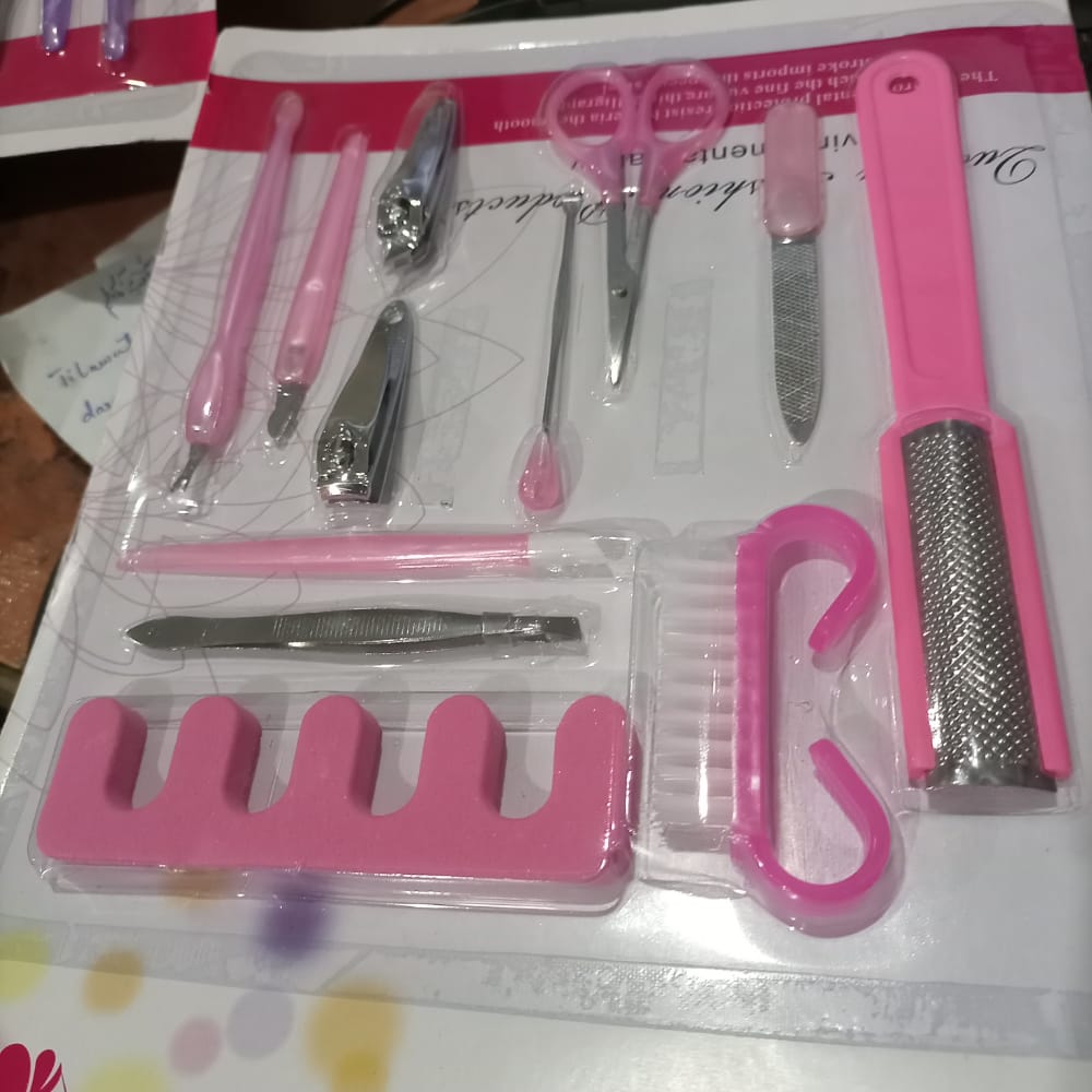 Manicure And Pedicure Kit (Professional Range) ntfrmir3k-1